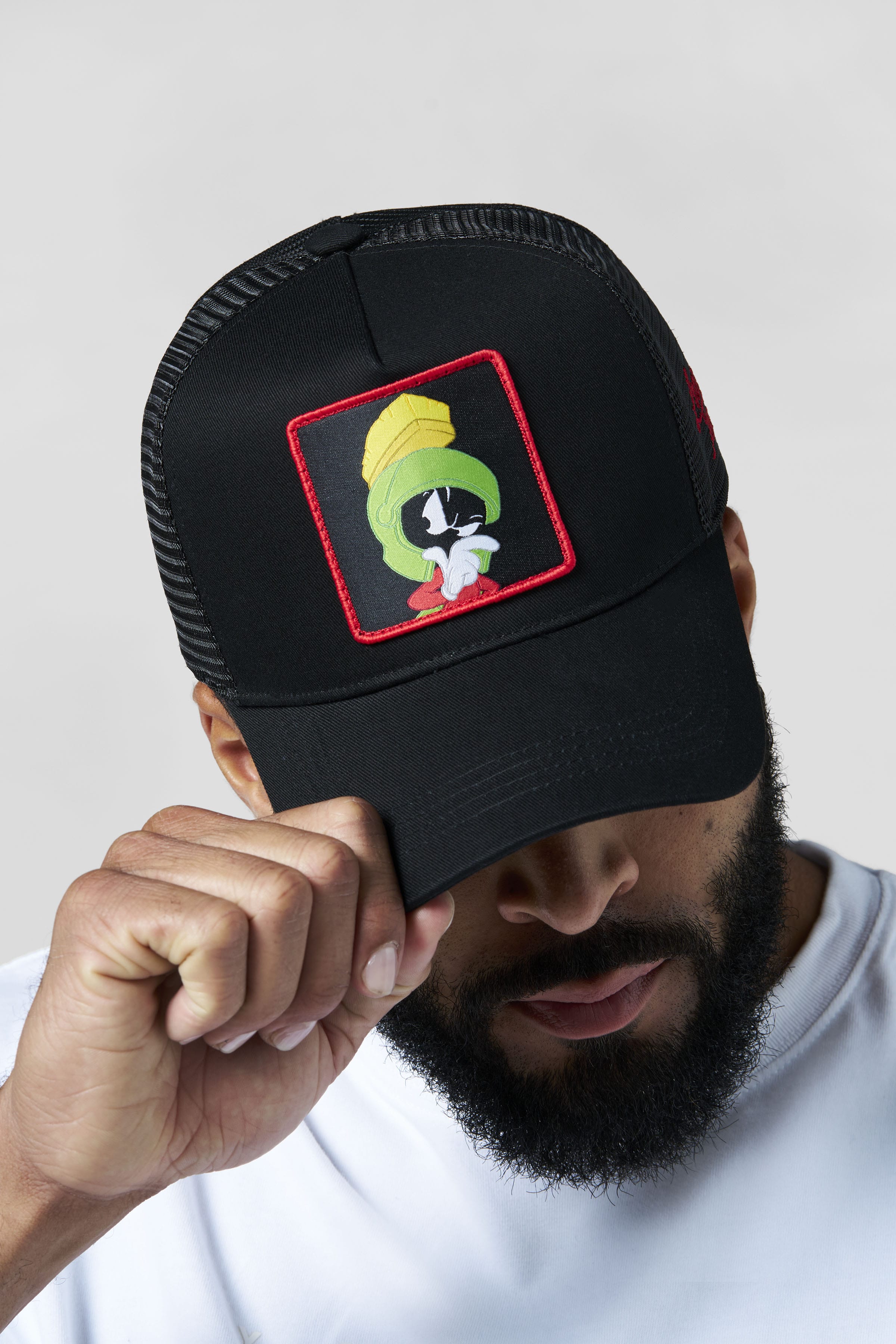 9135 - Looney Tunes Patch Trucker Hats - July 7th - Image 6