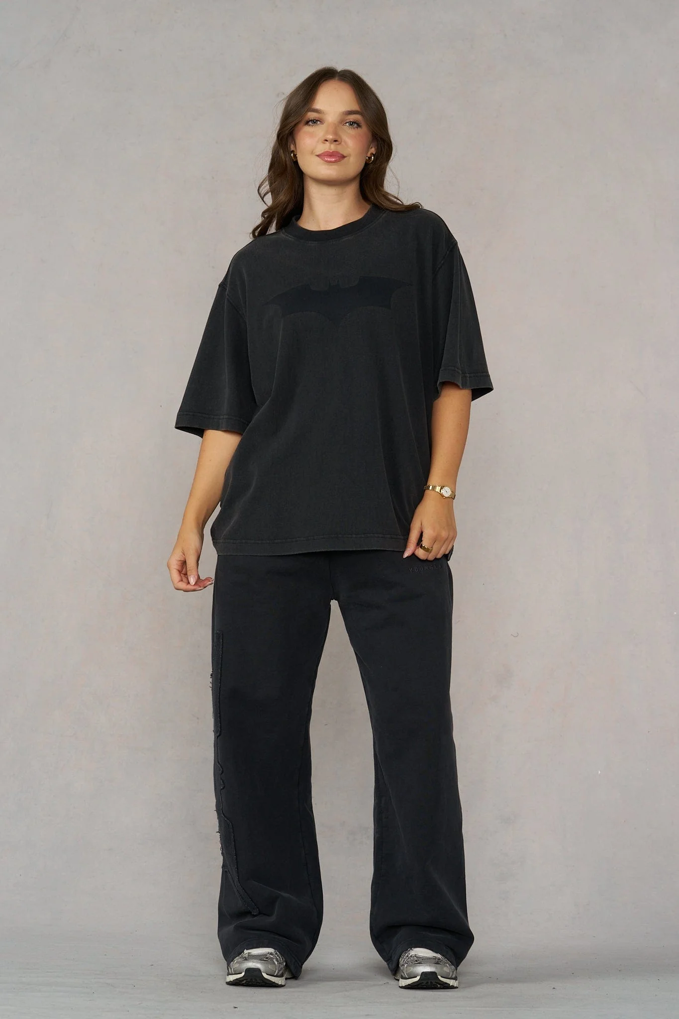 W4103 Batman Lived-in Tee - Image 3