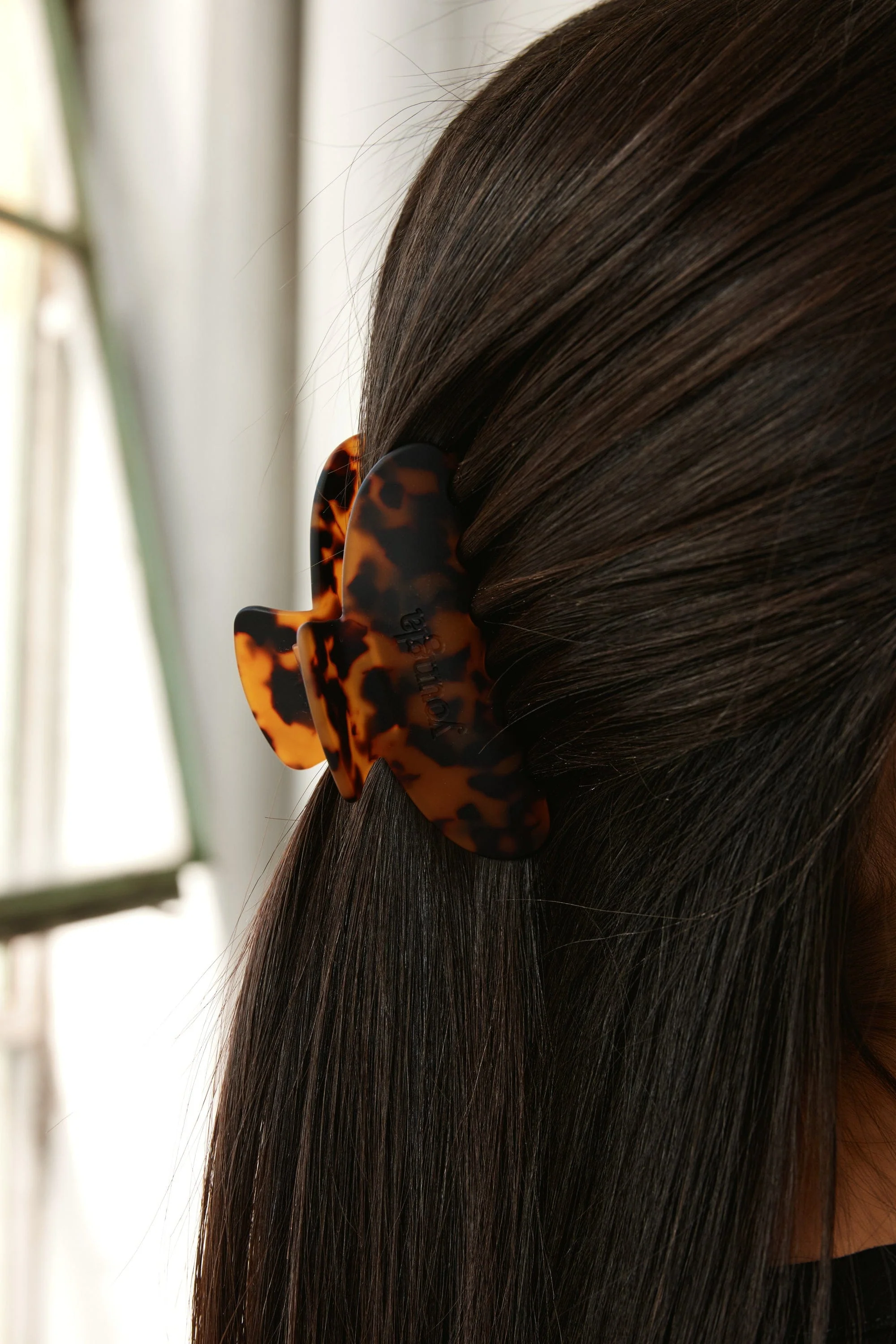 W6057 - YLA Claw Clip - Image 3